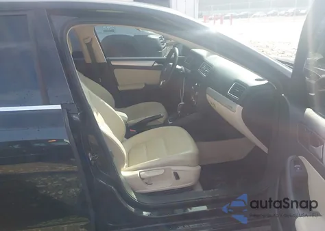 2014 Volkswagen Jetta Hybrid Se from USA, damaged, VIN 3VW637AJ8EM234096